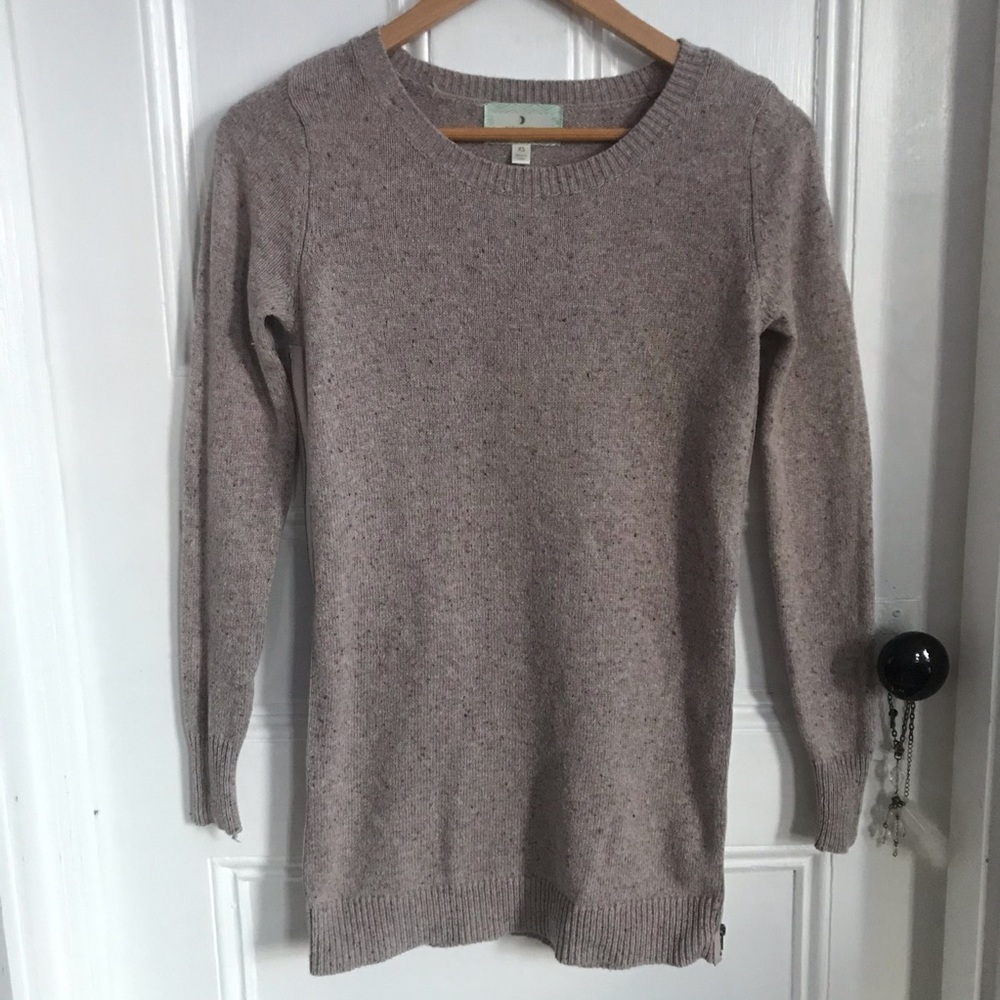 Adorable double side zip sweater